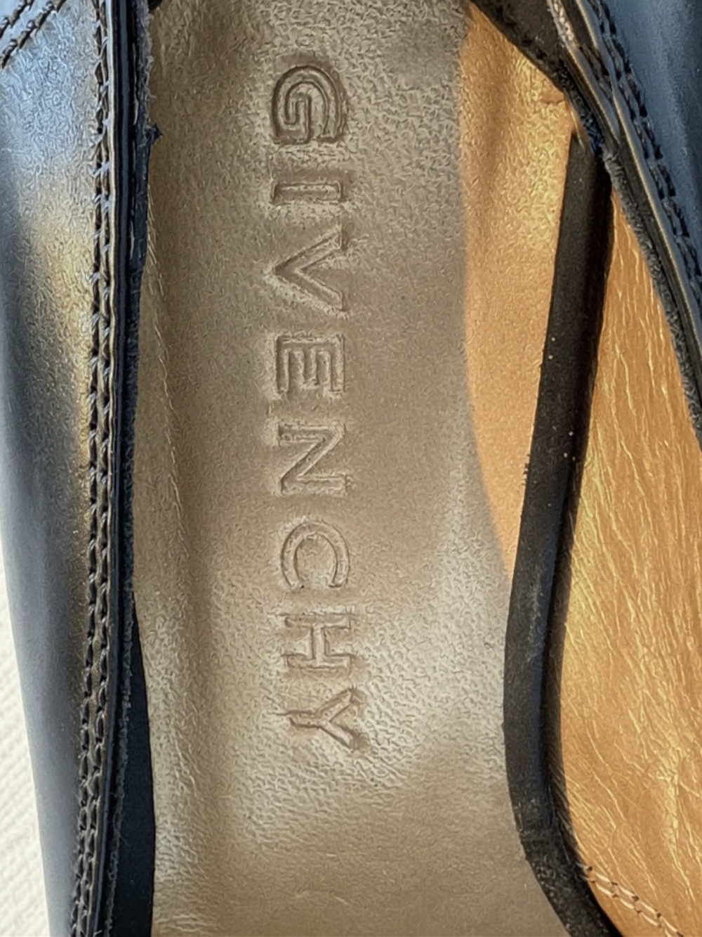 Vintage Givenchy 4G Logo Pointed Toe Kitten Heels EU 36.5 - Picture 7 of 8